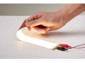 LG展示可极度弯曲的OLED照明面板