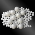 氧化锆陶瓷珠~硬度大，磨损小，使用寿命长。
