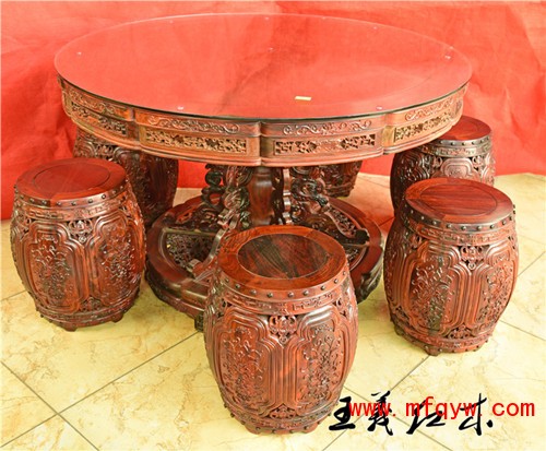 大红酸枝木餐桌