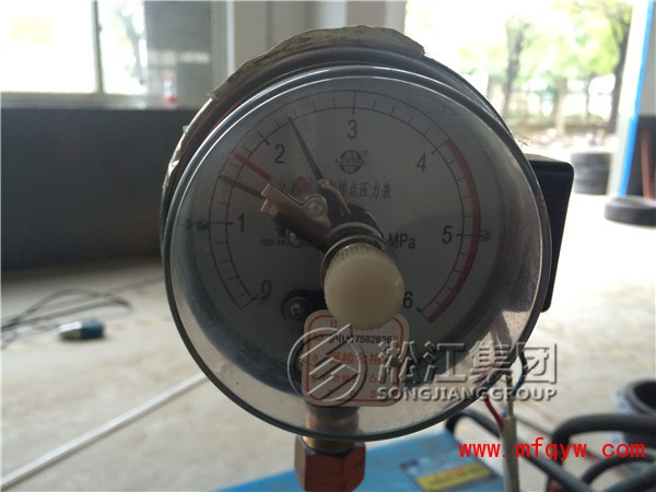 上海淞江不锈钢金属软连接压力检测：25kg