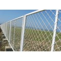 高速公路防眩网护栏网 钢板网护栏网 镀锌浸塑 厂家专业生产