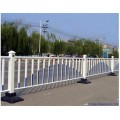 湛江公路隔离栅 公路乙型护栏 清远机动车分隔栏现货