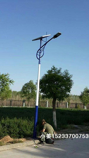 石家庄太阳能路灯5米6米灯杆农村用整套价格