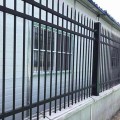 惠州学校围墙栏杆更换 焊接式铁艺栅栏 三横杆金属护栏图片